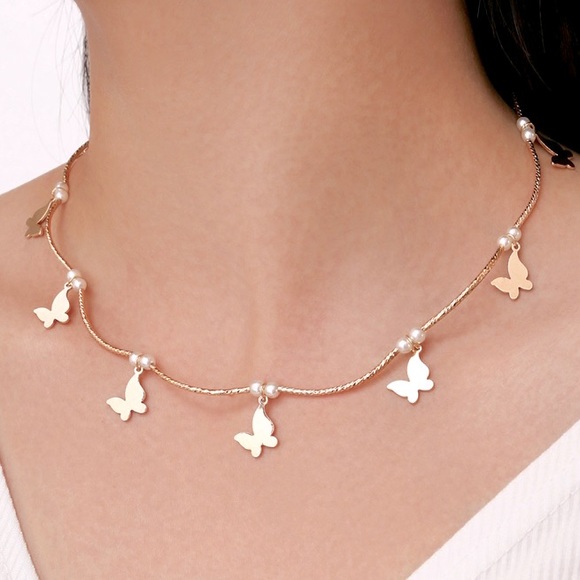 Jewelry - Simple and Sweet Butterfly Neckace